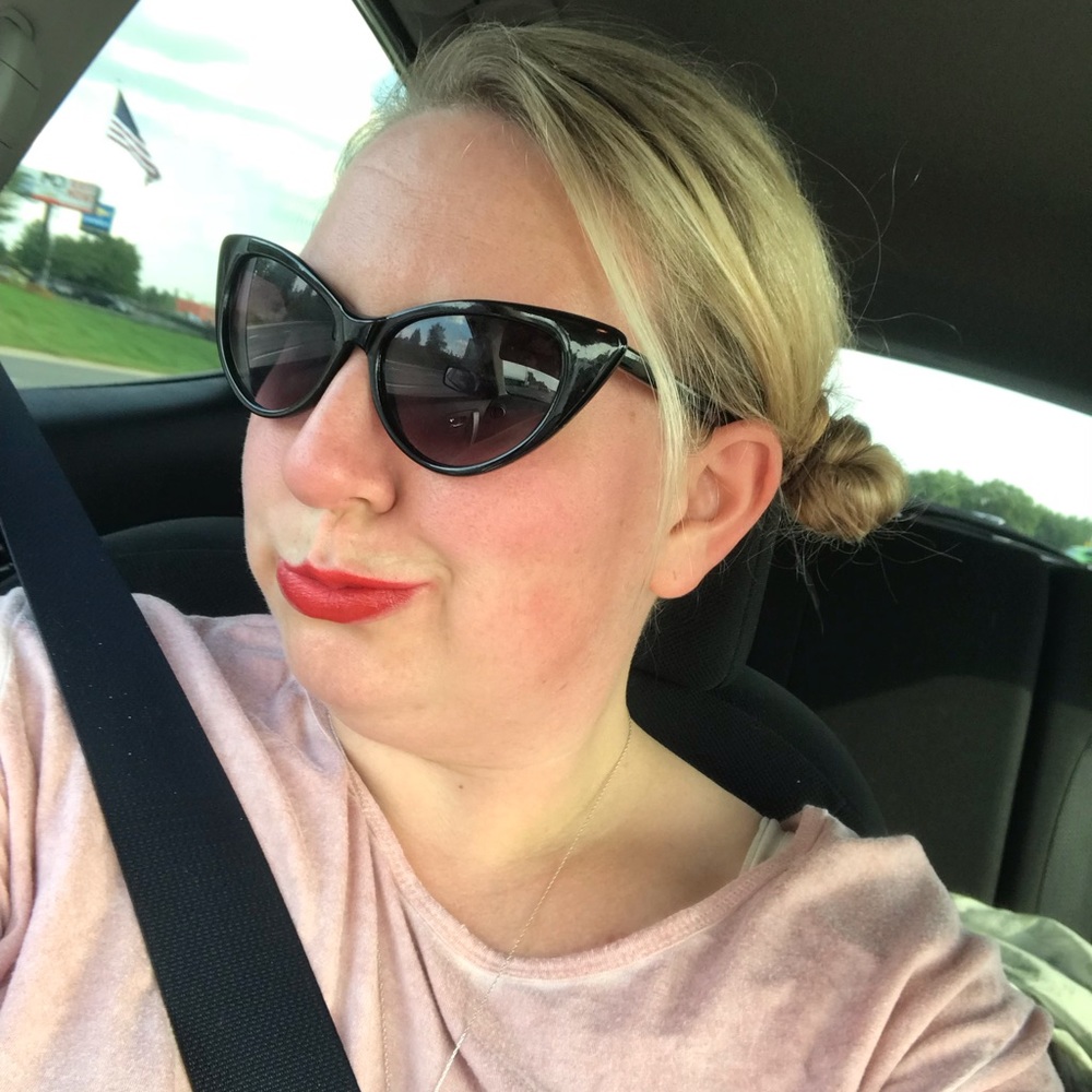 Meet your Posher, Elizabeth